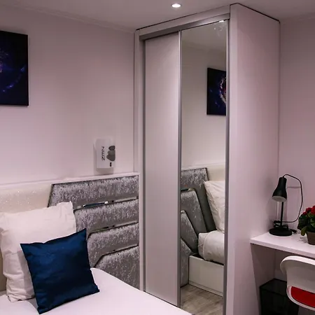 Loft 게스트하우스 *